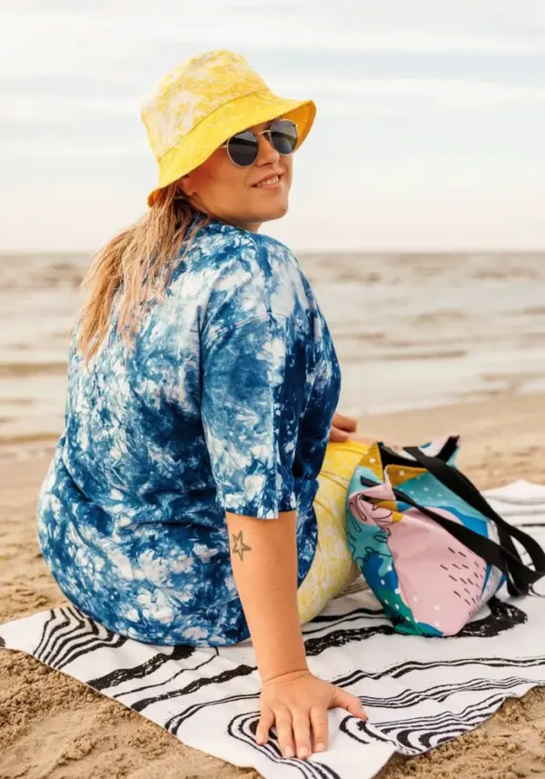 Oversize Tie Die - Unisex Tshirt - Round Crew Neck - Image 4