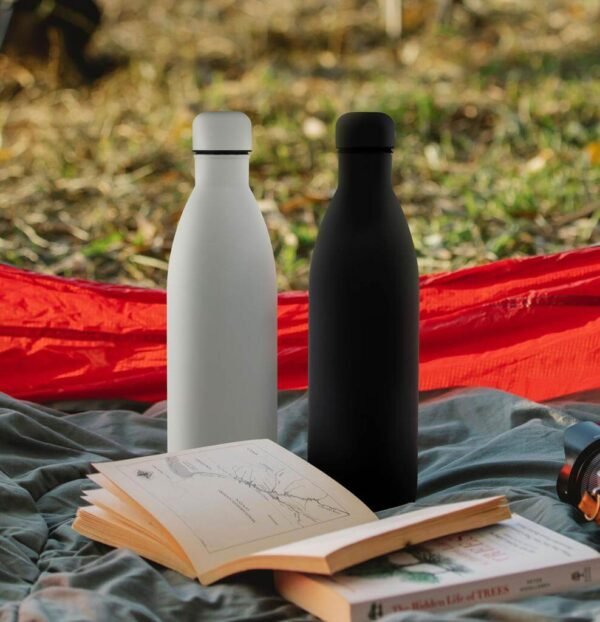 Soft Touch insulated Water Bottle - 1L - Image 4